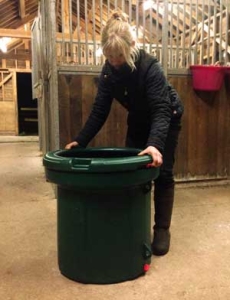 sTEP 1 - Removing-The-Rim---Haylo-Equine-slow-down-feeder